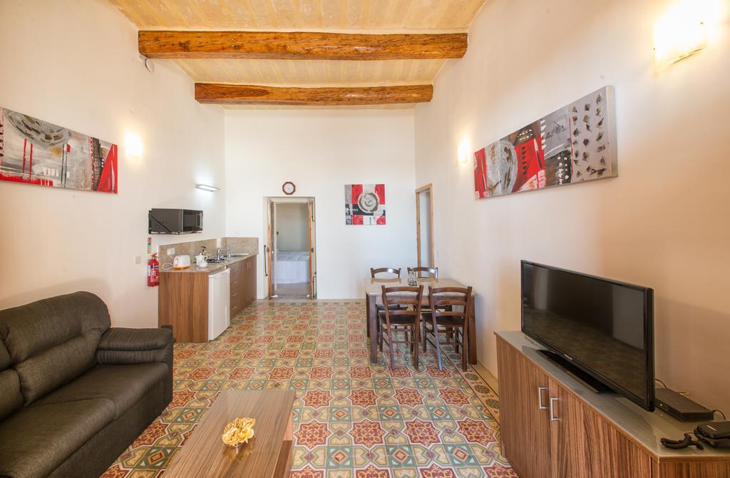 Quayside Apartments Marsaxlokk Værelse billede